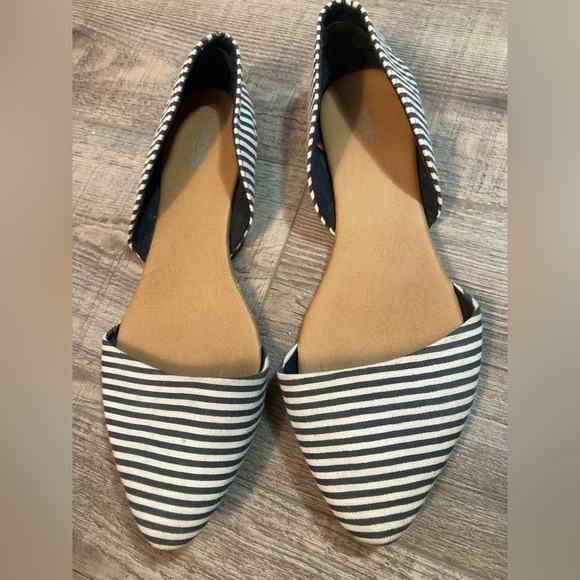 ARDENE navy and white striped d’Orsay flats - Picture 2 of 3